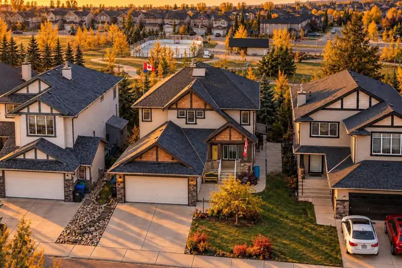 211 Royal Birch Way NW, Calgary — main listing photo