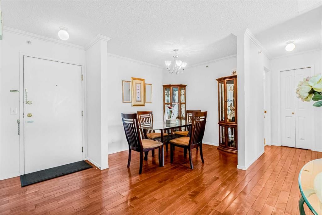 308, 3308 Valleyview Park SE, Calgary — photo 5 of 30