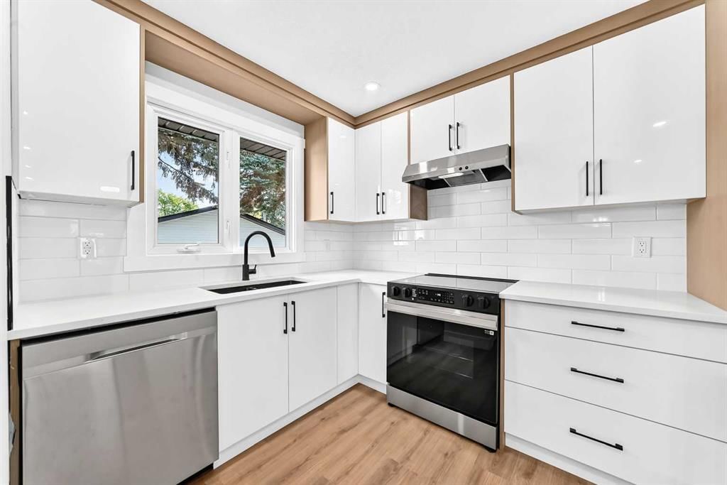 3320 60 Street NE, Calgary — photo 5 of 50