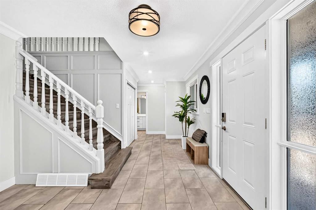 884 EAST CHESTERMERE Drive, Chestermere — photo 5 of 50