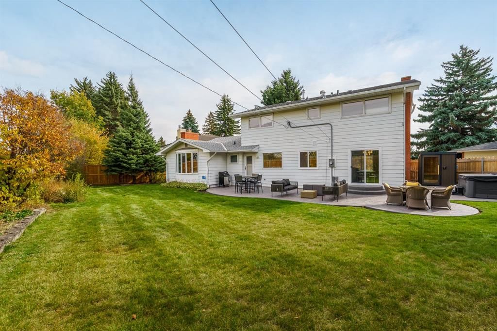7007 Kenosee Place SW, Calgary — photo 4 of 48
