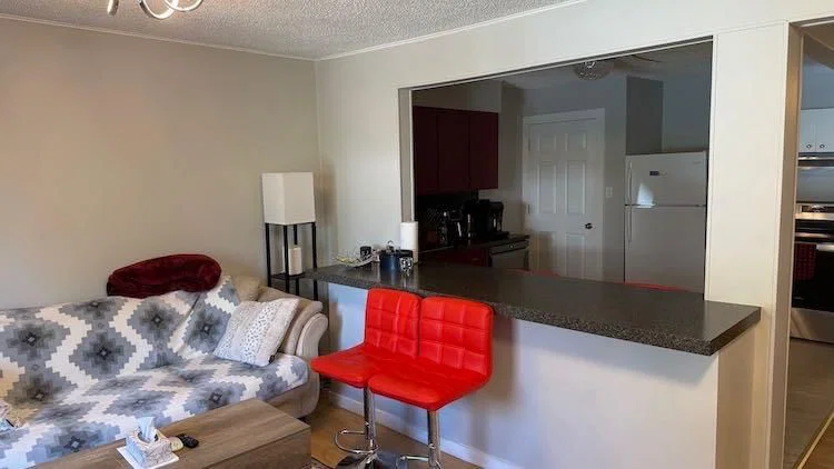 4536 Stanley Road SW, Calgary — photo 5 of 22