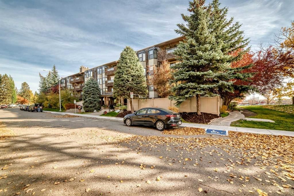210, 3730 50 Street NW, Calgary — photo 2 of 45