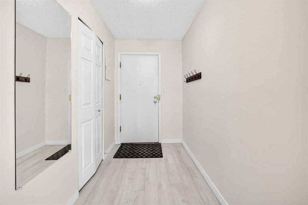 210, 3730 50 Street NW, Calgary — photo 4 of 45