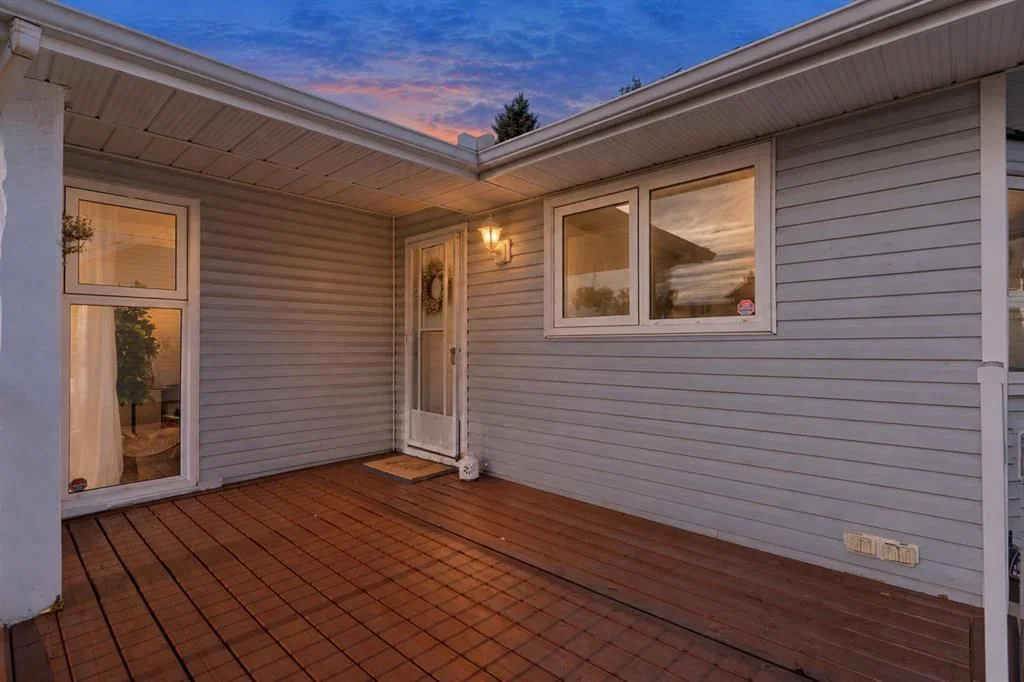 48 Strathclair Rise SW, Calgary — photo 2 of 50