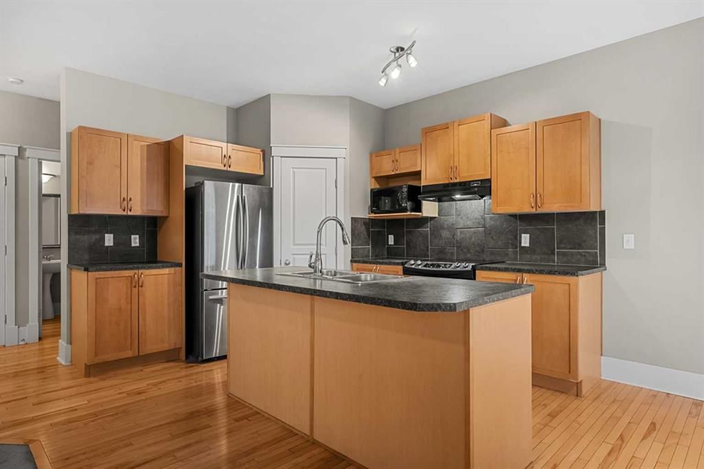 177 Cougartown Circle SW, Calgary — photo 3 of 50