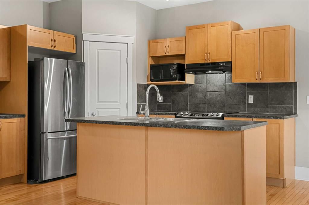177 Cougartown Circle SW, Calgary — photo 4 of 50