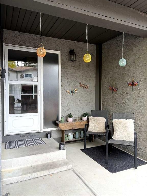 14, 7172 Coach Hill Road SW, Calgary — main listing photo