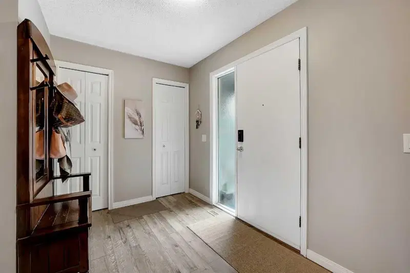 14, 7172 Coach Hill Road SW, Calgary — photo 2 of 34