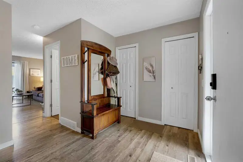 14, 7172 Coach Hill Road SW, Calgary — photo 3 of 34