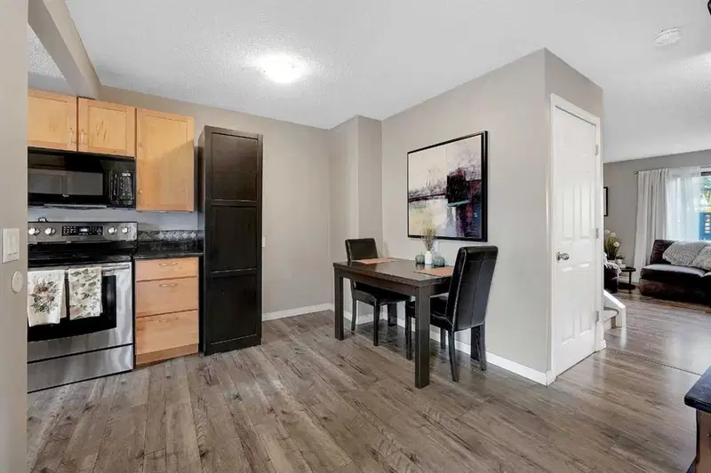 14, 7172 Coach Hill Road SW, Calgary — photo 4 of 34