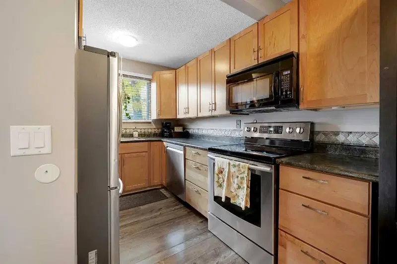 14, 7172 Coach Hill Road SW, Calgary — photo 5 of 34