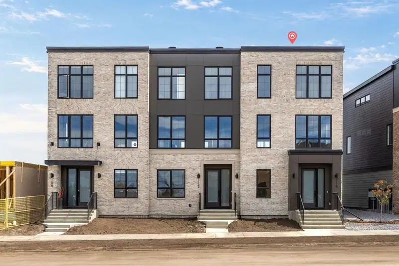 116 Greenwich Drive NW, Calgary — main listing photo