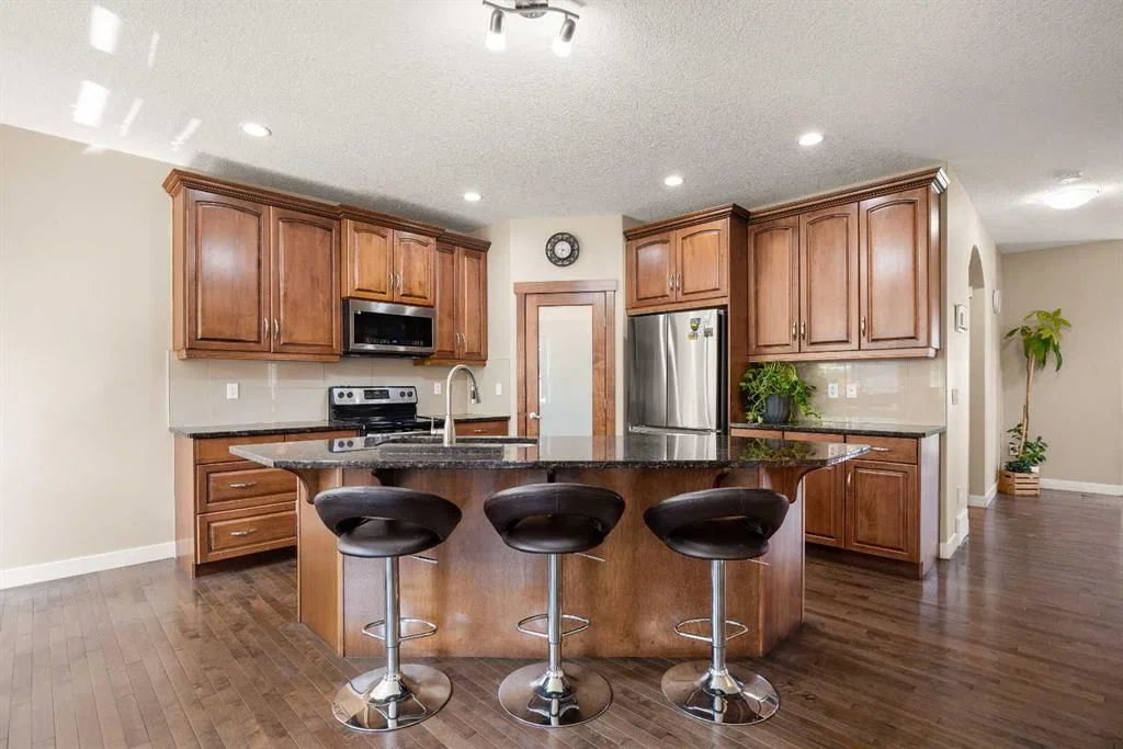 162 Sherwood Hill NW, Calgary — photo 3 of 43