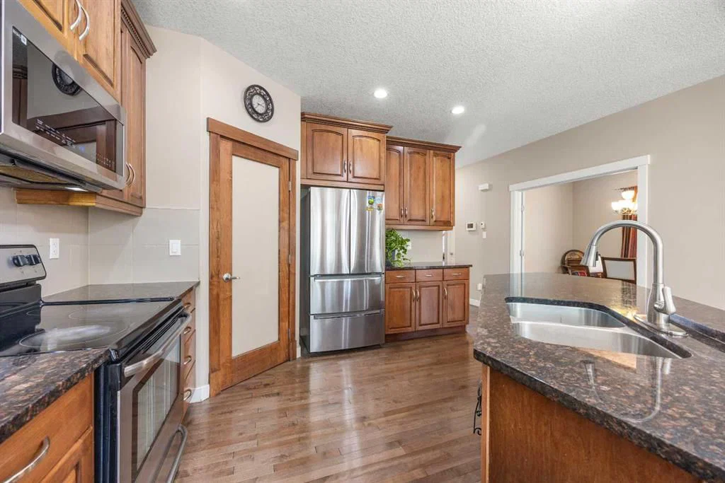 162 Sherwood Hill NW, Calgary — photo 5 of 43