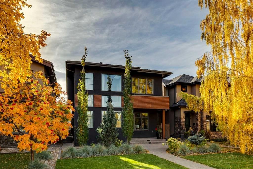 2009 40 Avenue SW, Calgary — main listing photo