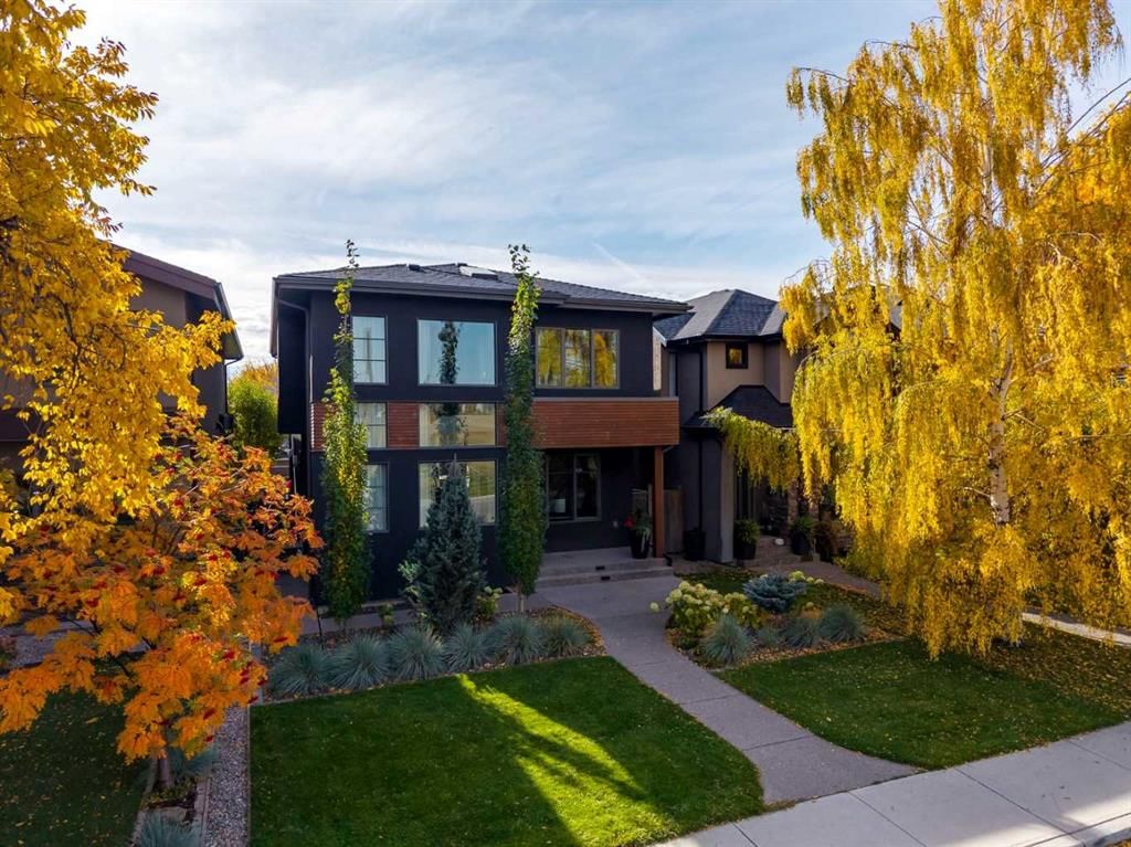 2009 40 Avenue SW, Calgary — photo 2 of 49