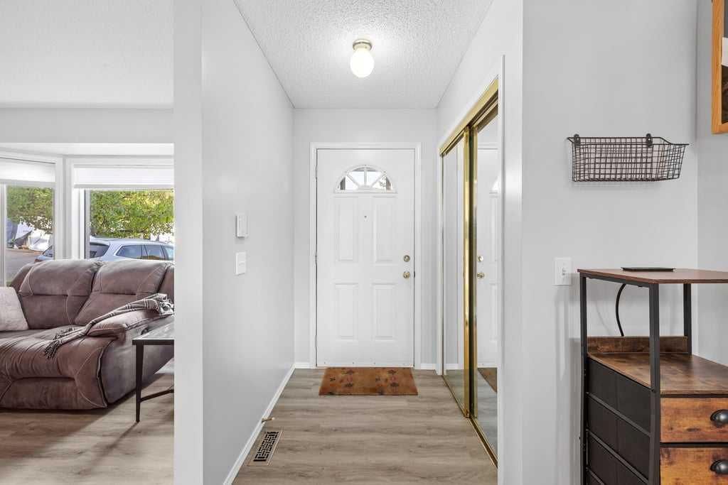 109 Patina Park SW, Calgary — photo 3 of 33