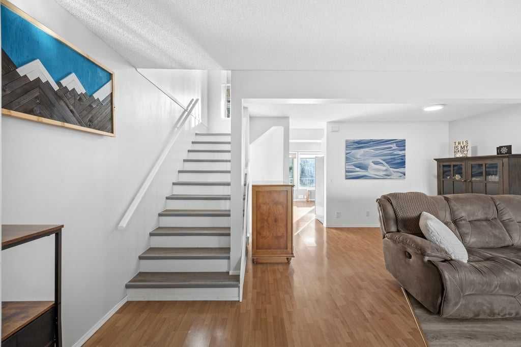 109 Patina Park SW, Calgary — photo 4 of 33