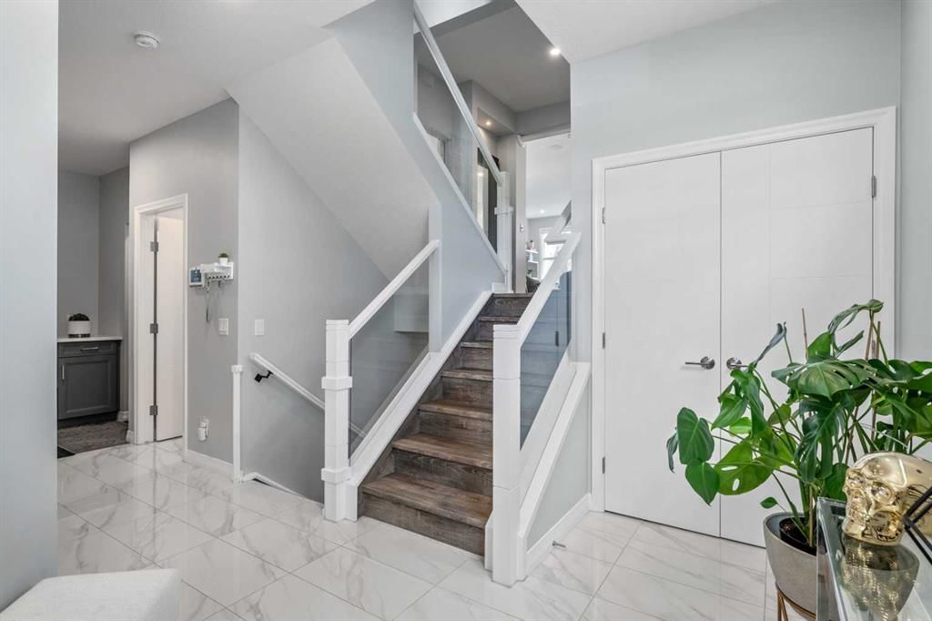 52 Magnolia Heights SE, Calgary — photo 3 of 50