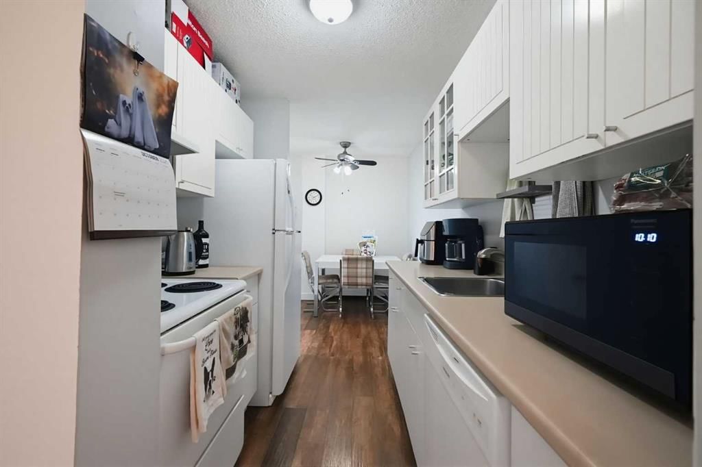 302, 3522 44 Street SW, Calgary — photo 4 of 24
