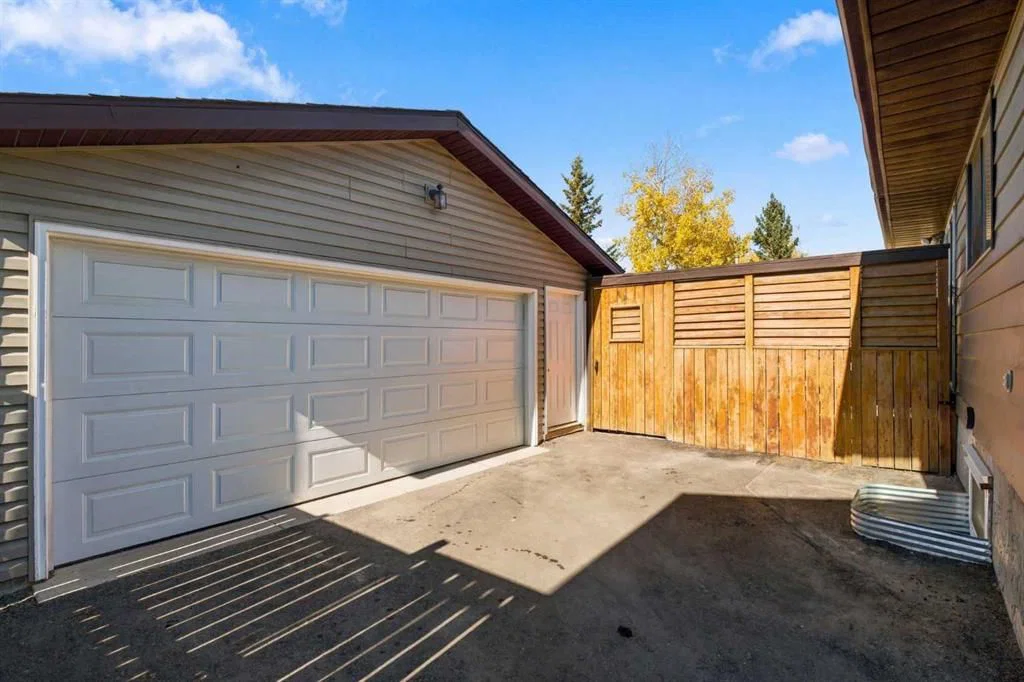 84 Glendale Way, Cochrane — photo 4 of 40