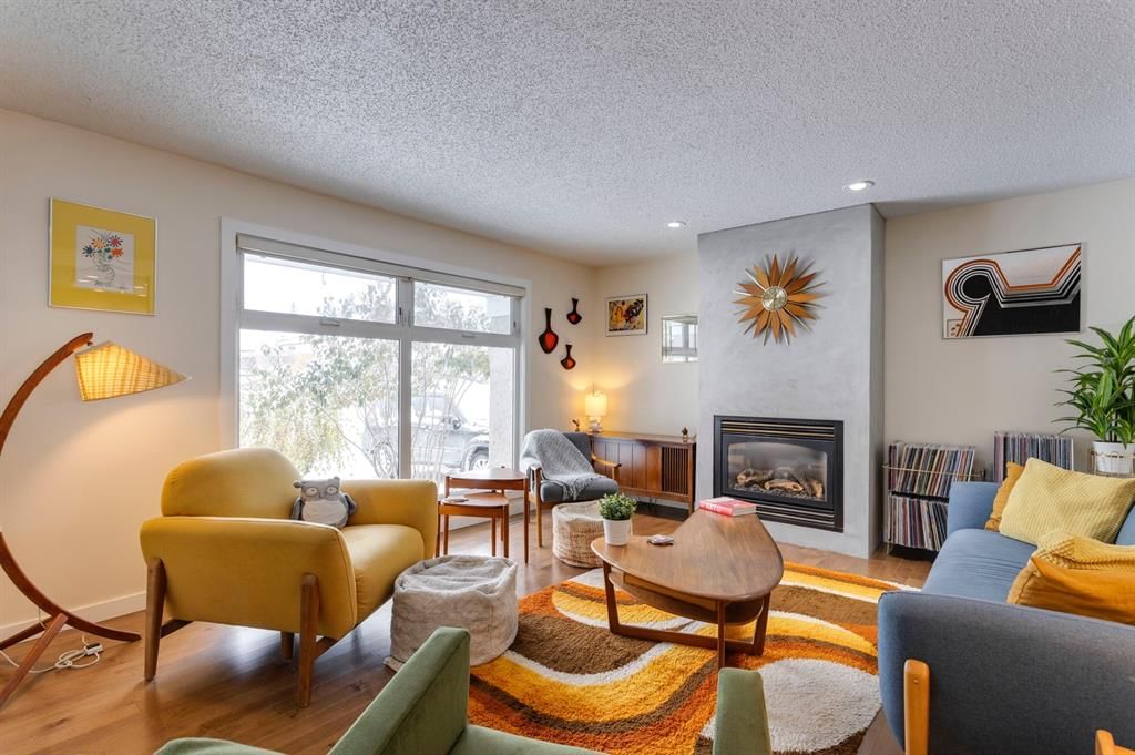 6216 Thornaby Way NW, Calgary — photo 3 of 39
