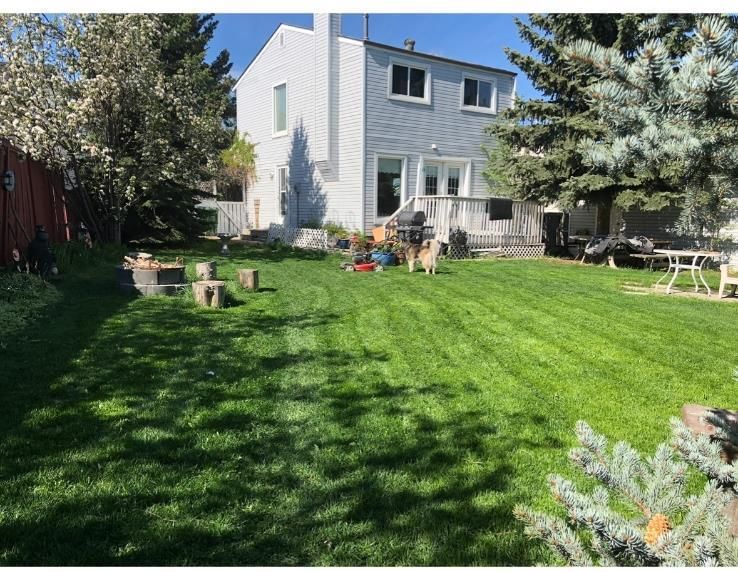 44 Abingdon Court NE, Calgary — photo 2 of 46