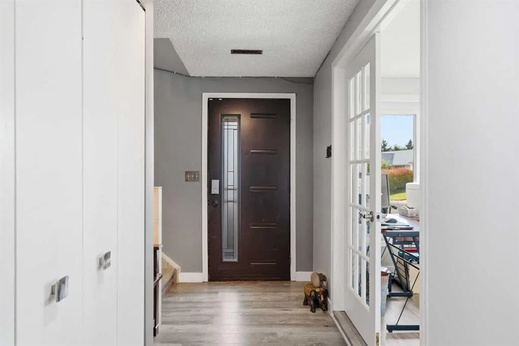 96 Ranchridge Drive NW, Calgary — photo 2 of 50