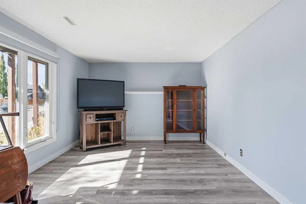 96 Ranchridge Drive NW, Calgary — photo 4 of 50