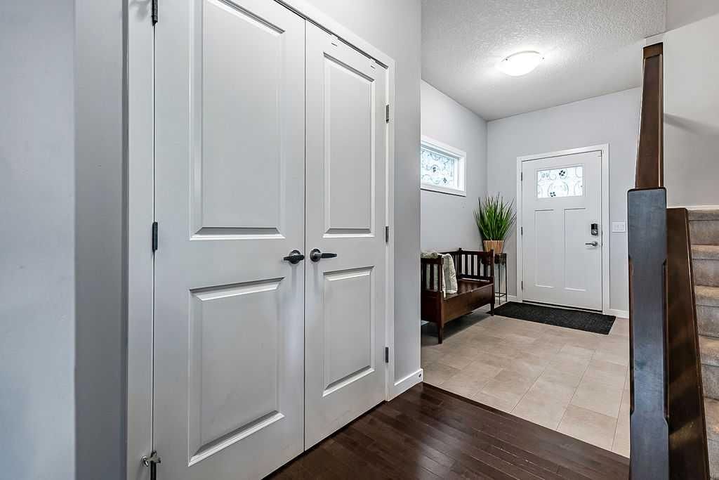 118 Mist Mountain Rise, Okotoks — photo 3 of 50