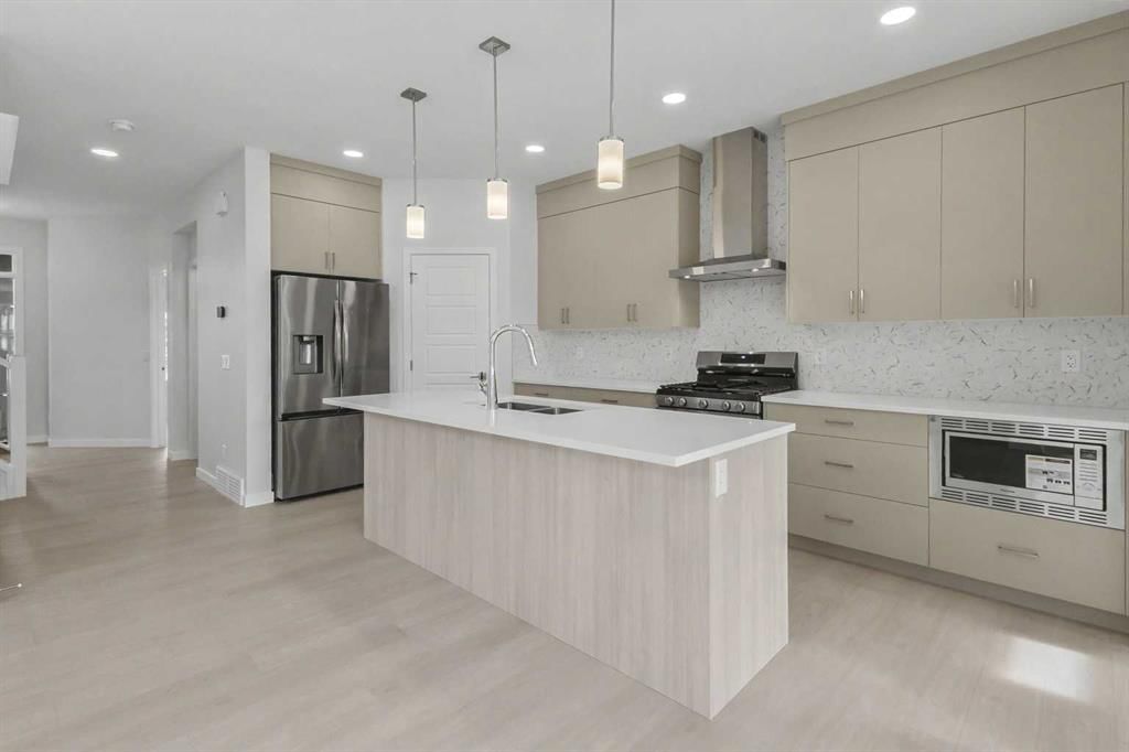 1545 Chinook Gate Drive SW, Airdrie — photo 5 of 35