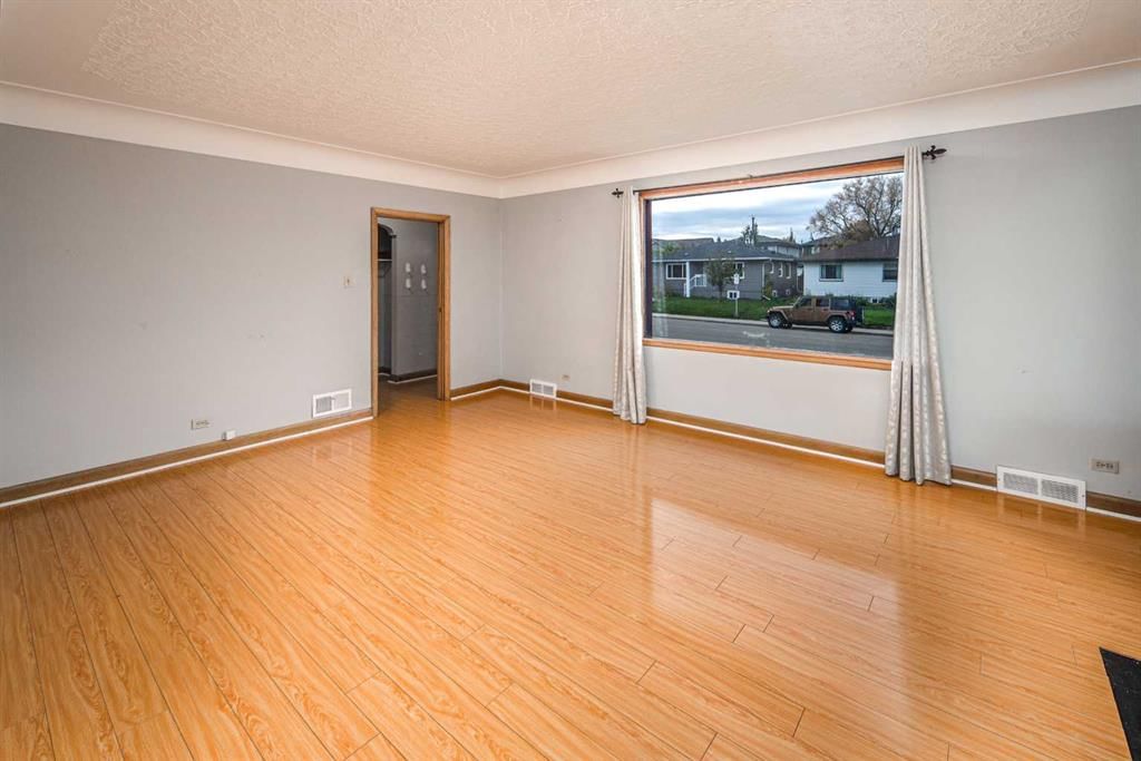 1836 13 Avenue NW, Calgary — photo 2 of 29