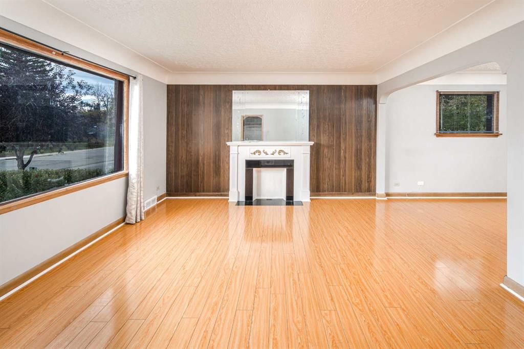 1836 13 Avenue NW, Calgary — photo 3 of 29