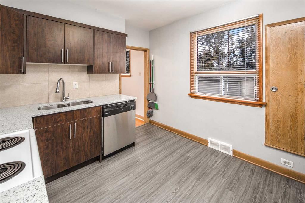 1836 13 Avenue NW, Calgary — photo 4 of 29
