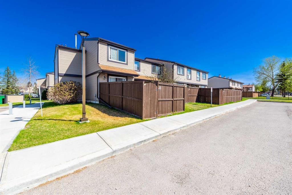 34, 3029 Rundleson Road NE, Calgary — photo 4 of 43