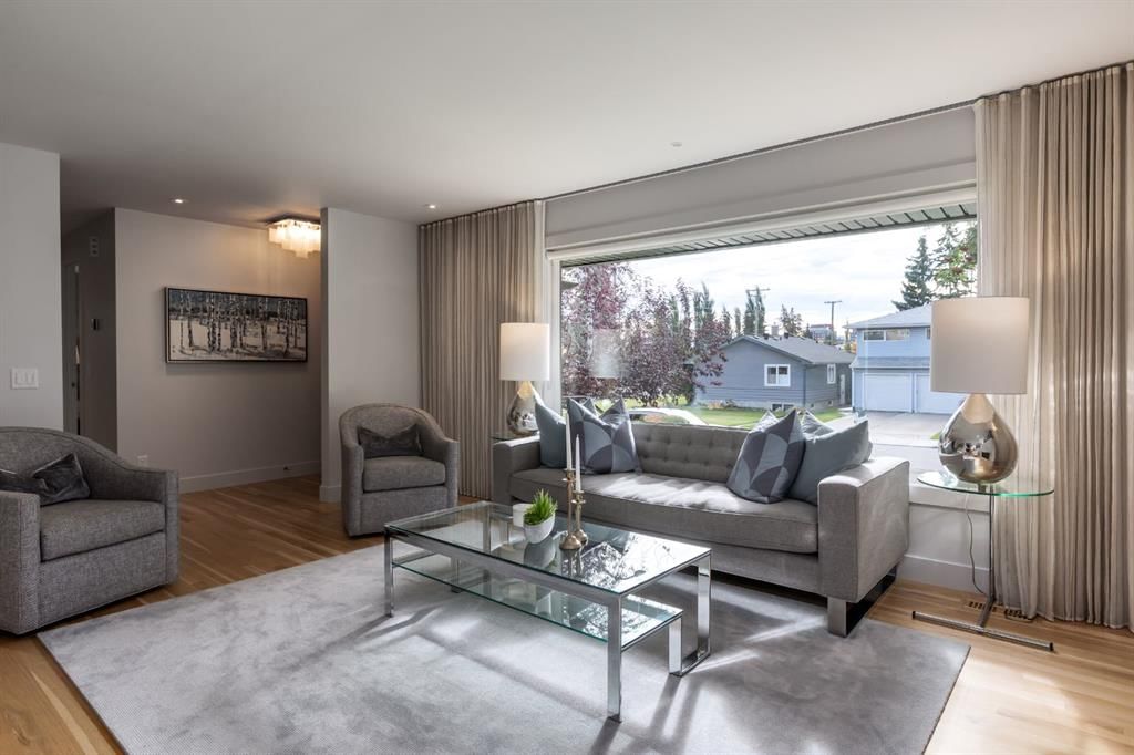 408 49 Avenue SW, Calgary — photo 5 of 45