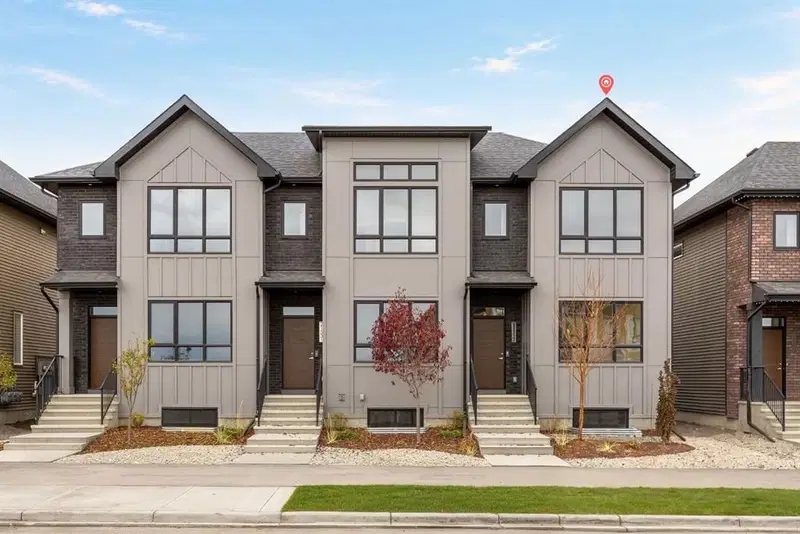 21527 Sheriff King Street SW, Calgary — main listing photo