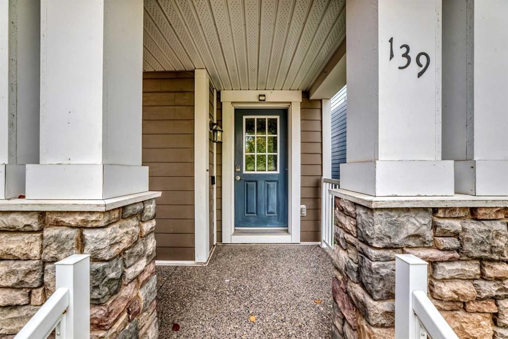 139 89 Street SW, Calgary — photo 3 of 49