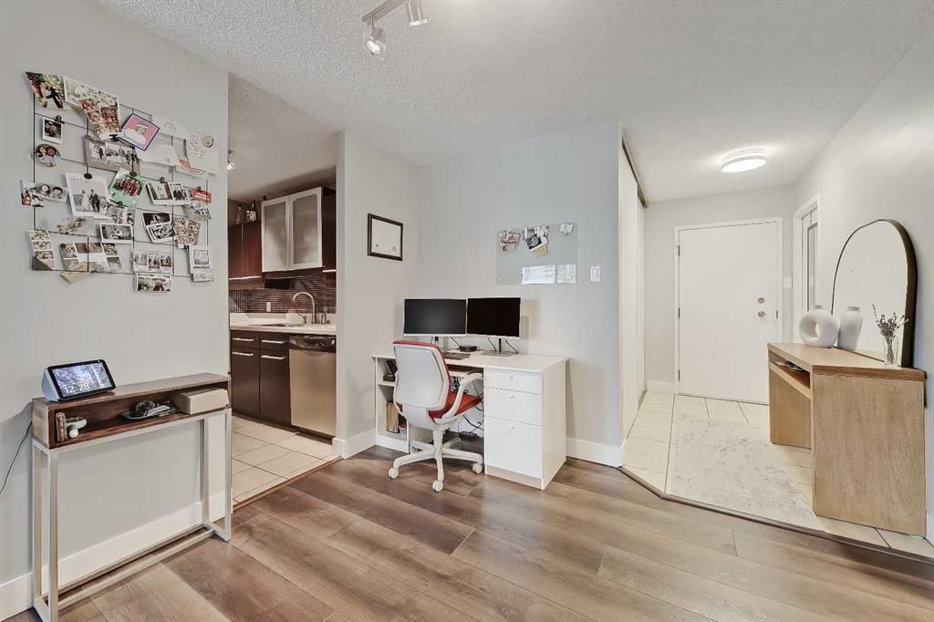 708, 718 12 Avenue SW, Calgary — photo 4 of 38