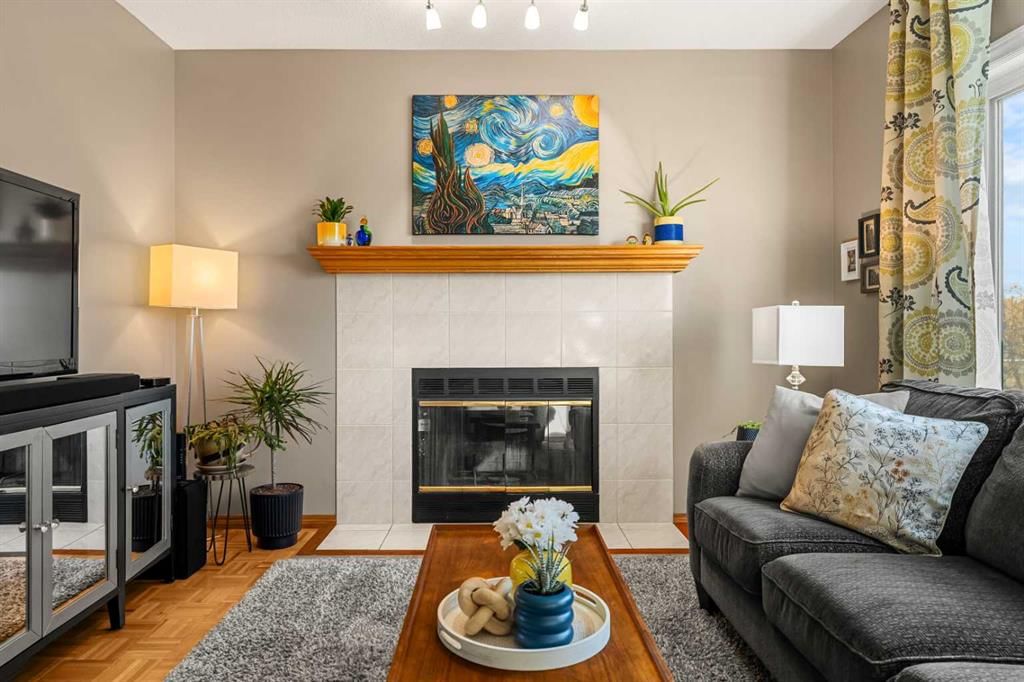 54 Deerview Terrace SE, Calgary — photo 4 of 50