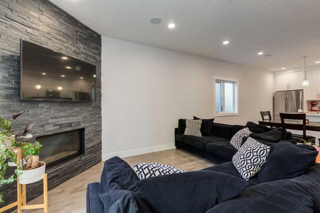 1, 306 12 Avenue NE, Calgary — photo 3 of 23