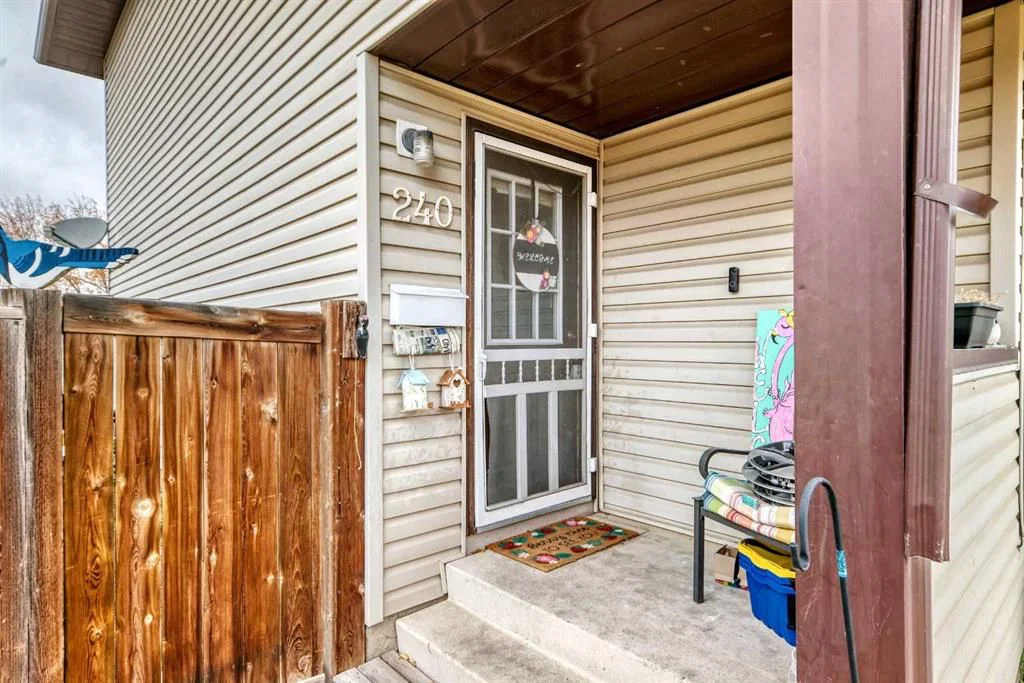 240 Jensen Drive NE, Airdrie — photo 3 of 46