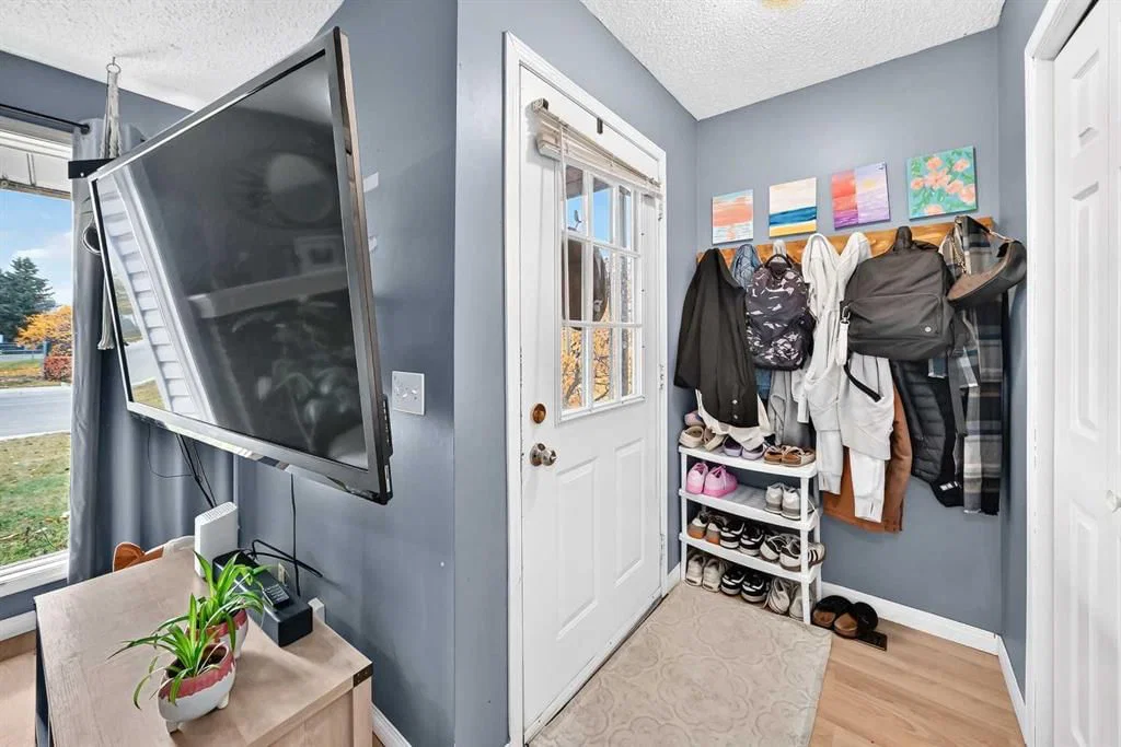 240 Jensen Drive NE, Airdrie — photo 4 of 46