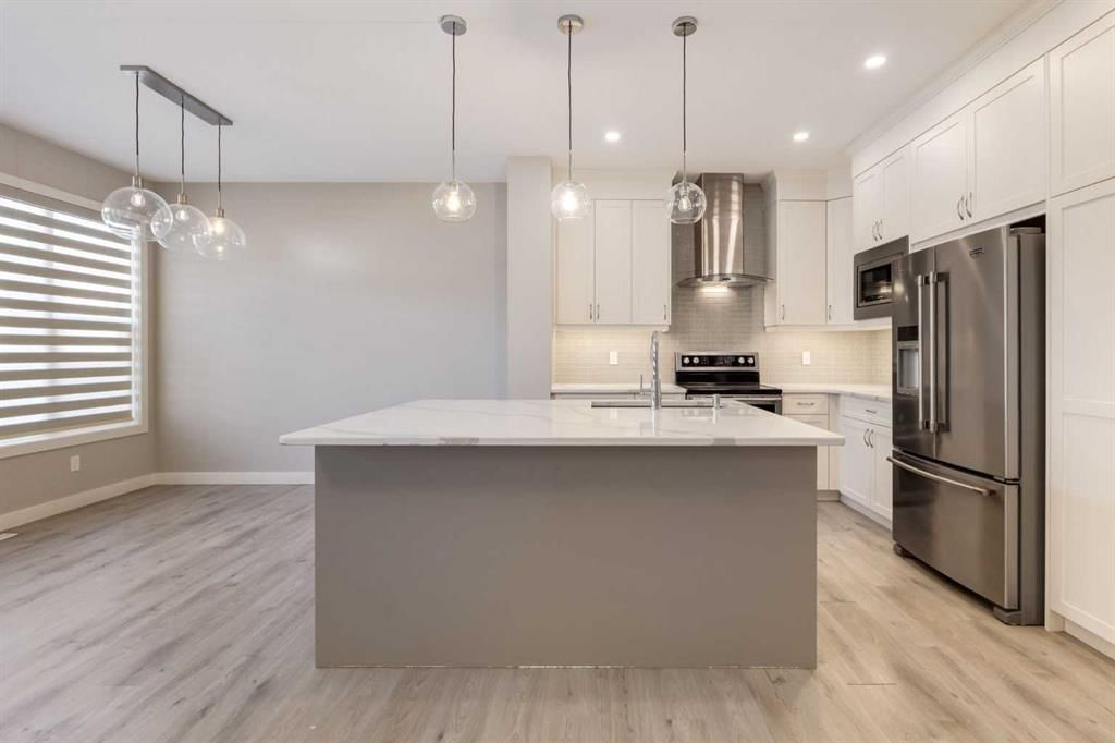54 Creekstone Square SW, Calgary — photo 3 of 50