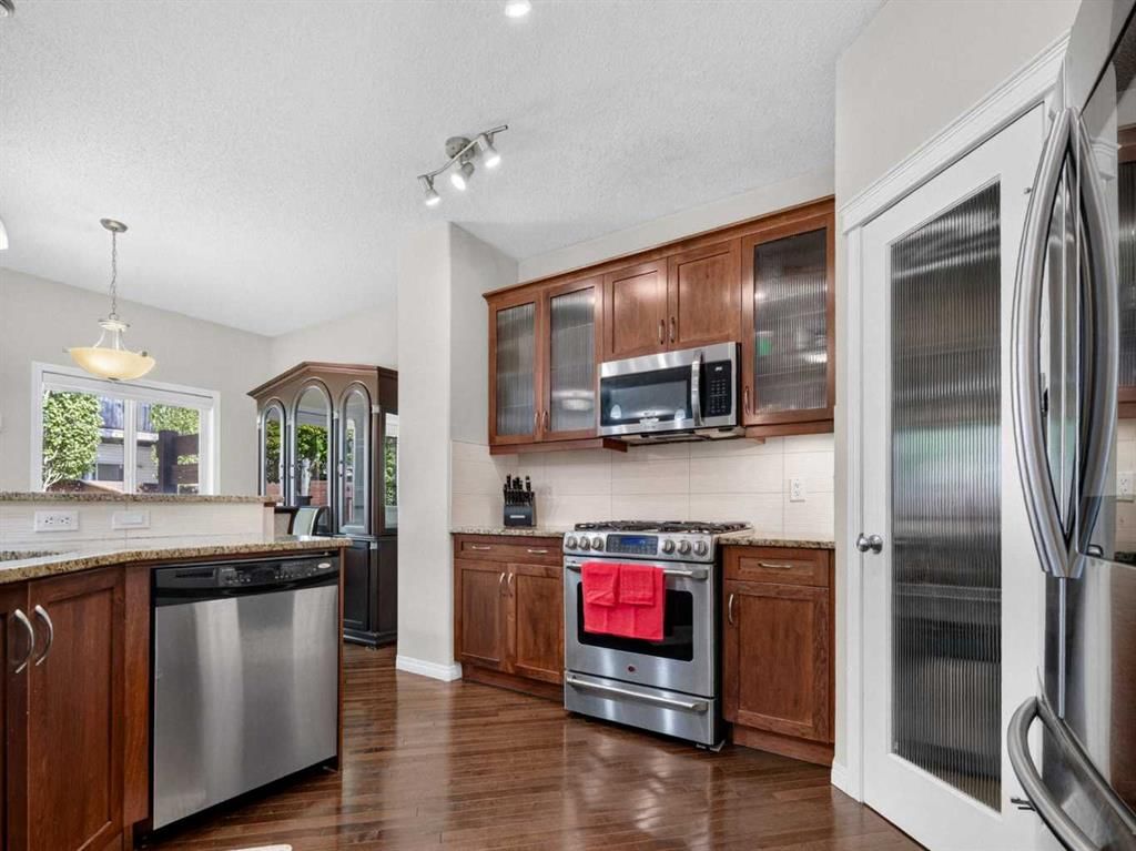 314 Reunion Heath NW, Airdrie — photo 5 of 50