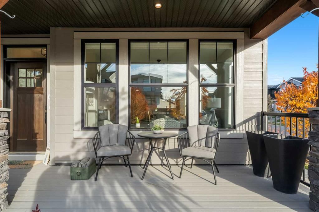 120 Treeline Manor SW, Calgary — photo 3 of 50