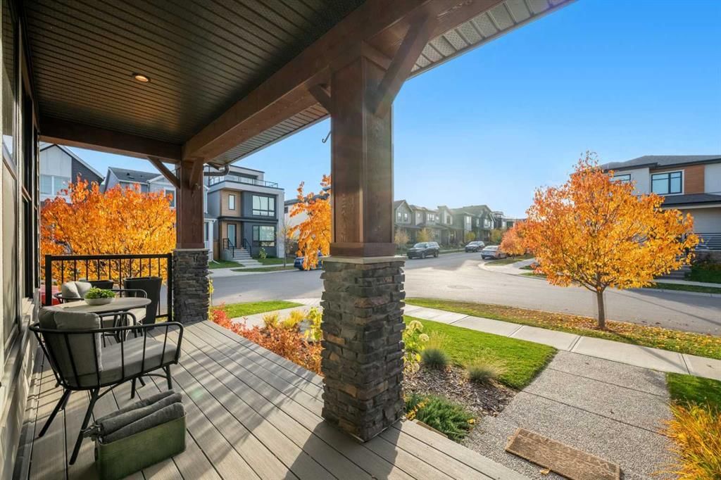 120 Treeline Manor SW, Calgary — photo 4 of 50