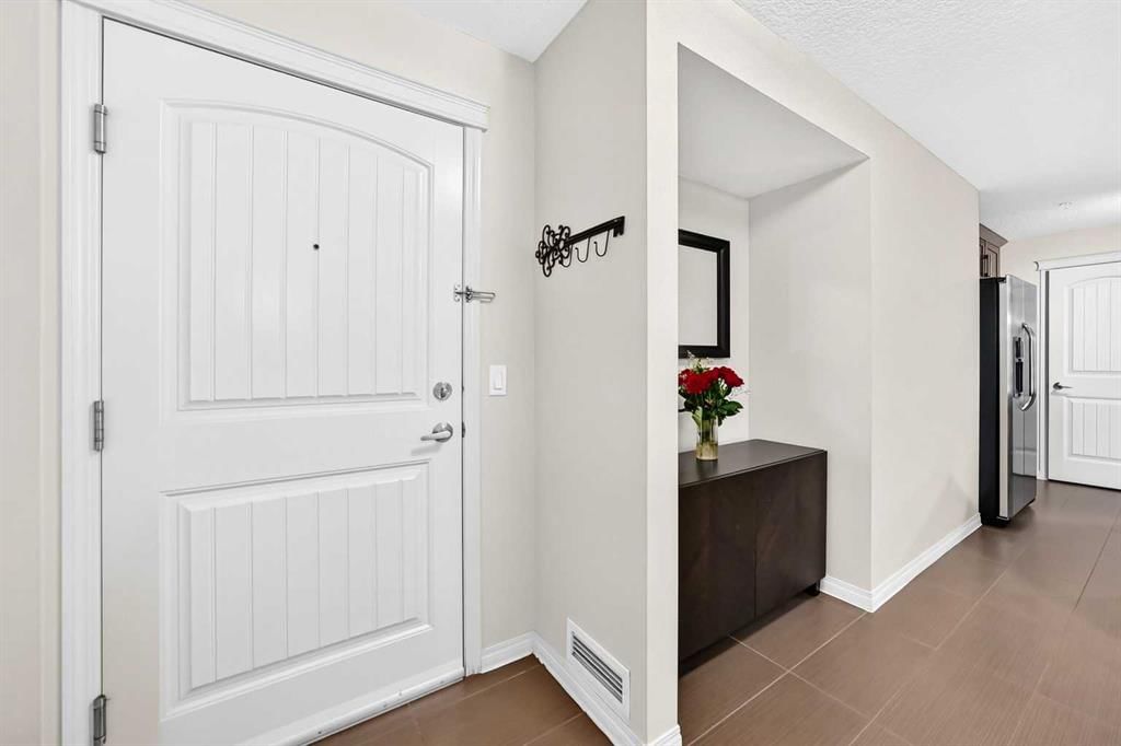 2212, 175 Panatella Hill NW, Calgary — photo 4 of 29