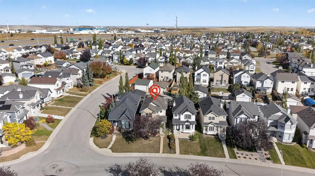 52 Citadel Forest Close NW, Calgary — photo 4 of 37